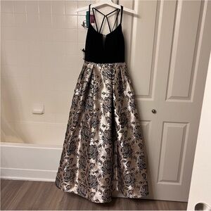 Morgan & Co Metallic Strappy Floral Dress